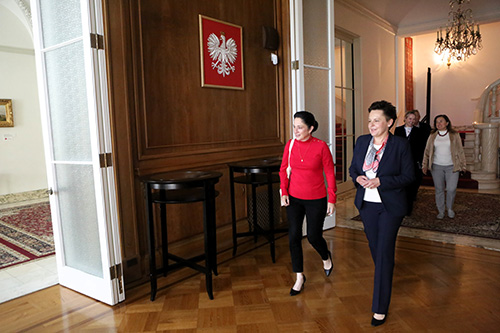 pol4
